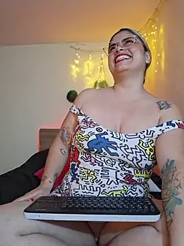 Juliietha servas online show from January 14, 2026, 1:44 am