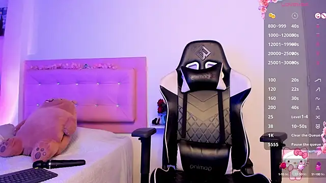 Snapshot of little_jade chatting on February 14, 2025, 1:29 pm little jade online show from February 14, 2025, 1:29 pm