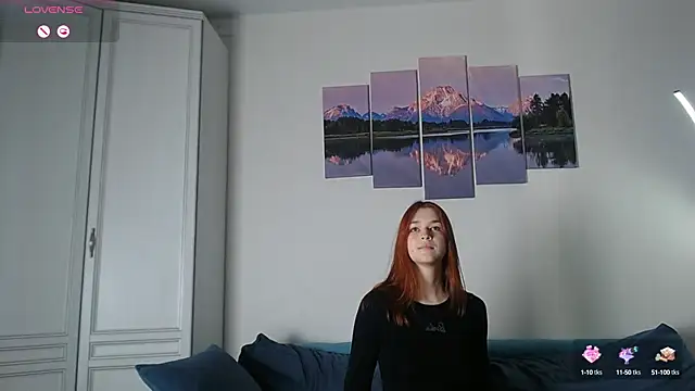 Snapshot of MargoFoxy chatting on March 9, 2025, 8:29 am MargoFoxy online show from March 9, 2025, 8:29 am