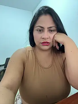 Snapshot of Sol_biglips chatting on June 1, 2026, 5:36 pm Sol biglips online show from June 1, 2026, 5:36 pm