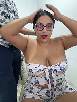 Snapshot of Sol_biglips chatting on June 7, 2026, 7:28 pm Sol biglips online show from June 7, 2026, 7:28 pm