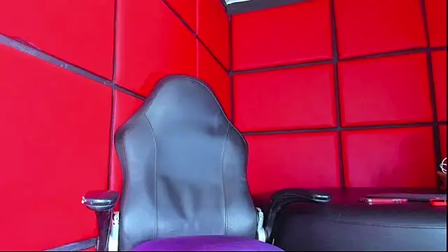 Haileybieberr online show from February 20, 2026, 9:48 pm