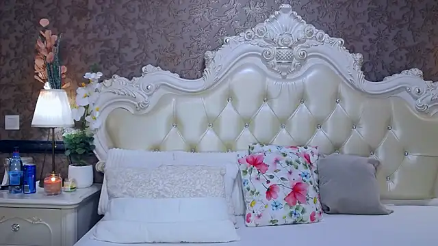 Snapshot of OliveWilson chatting on October 8, 2025, 9:18 am OliveWilson online show from October 8, 2025, 9:18 am