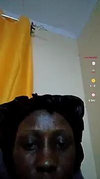 Snapshot of black_sexy_queen chatting on July 8, 2026, 7:18 pm black sexy queen online show from July 8, 2026, 7:18 pm