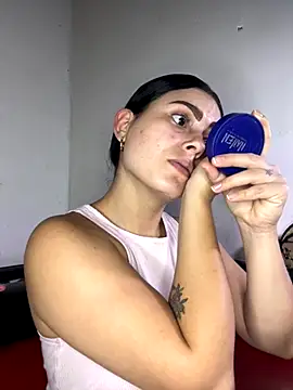 Snapshot of Azuna25 chatting on October 22, 2025, 3:34 pm Azuna25 online show from October 22, 2025, 3:34 pm