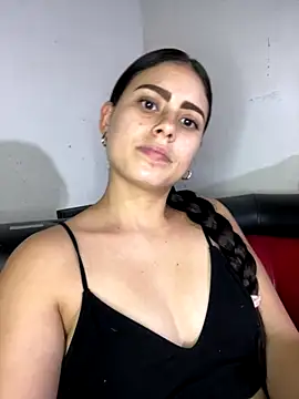 Snapshot of Azuna25 chatting on November 26, 2025, 6:53 pm Azuna25 online show from November 26, 2025, 6:53 pm