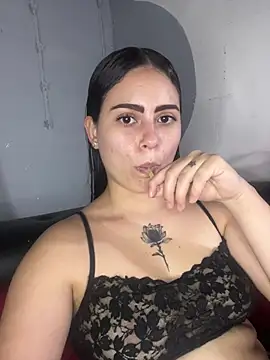 Azuna25 online show from June 30, 2026, 8:21 pm