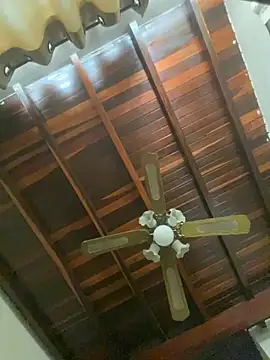 Snapshot of tom_thick chatting on January 20, 2025, 5:27 pm tom thick online show from January 20, 2025, 5:27 pm