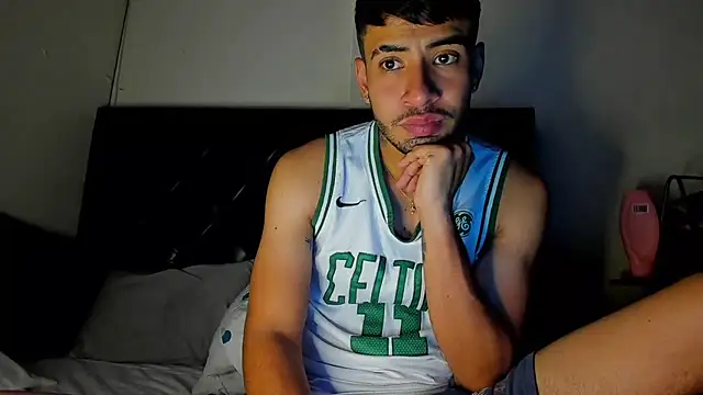 Snapshot of tom_thick chatting on March 10, 2025, 5:18 pm tom thick online show from March 10, 2025, 5:18 pm