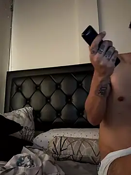 Snapshot of tom_thick chatting on January 15, 2026, 3:27 pm tom thick online show from January 15, 2026, 3:27 pm