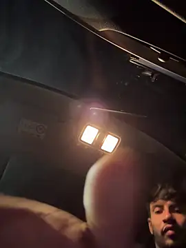 Snapshot of tom_thick chatting on February 5, 2026, 7:35 am tom thick online show from February 5, 2026, 7:35 am