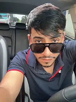 Snapshot of tom_thick chatting on March 6, 2026, 10:06 pm tom thick online show from March 6, 2026, 10:06 pm