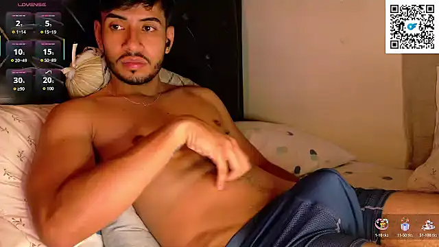 Snapshot of tom_thick chatting on March 10, 2026, 12:10 pm tom thick online show from March 10, 2026, 12:10 pm