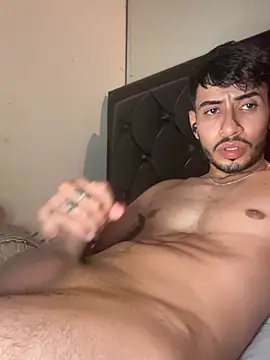 Snapshot of tom_thick chatting on March 11, 2026, 12:16 am tom thick online show from March 11, 2026, 12:16 am