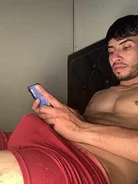 Snapshot of tom_thick chatting on March 14, 2026, 8:31 am tom thick online show from March 14, 2026, 8:31 am