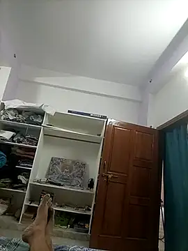 AUNTY1984 online show from June 26, 2026, 6:40 am