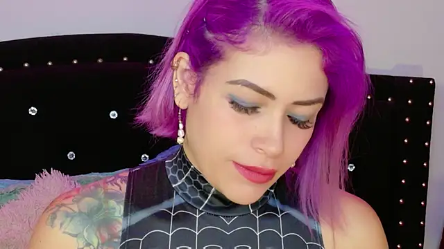 Natalia Montoya online show from May 2, 2026, 10:20 am