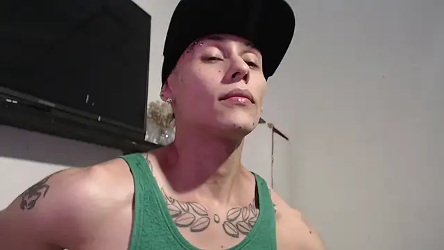 Snapshot of bix_couples chatting on November 4, 2025, 2:54 am bix couples online show from November 4, 2025, 2:54 am