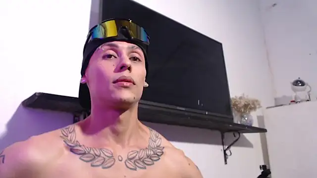 Snapshot of bix_couples chatting on November 8, 2025, 3:07 am bix couples online show from November 8, 2025, 3:07 am