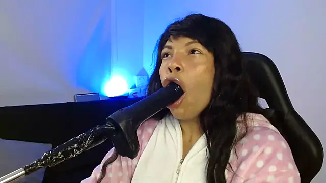 Snapshot of Anabel693 chatting on February 4, 2025, 8:02 am Anabel693 online show from February 4, 2025, 8:02 am