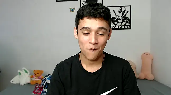 kaiine190 online show from February 20, 2025, 5:44 am