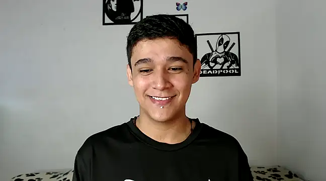 kaiine190 online show from March 19, 2025, 7:49 pm