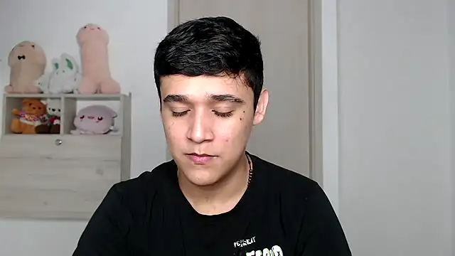 kaiine190 online show from December 19, 2025, 6:42 am