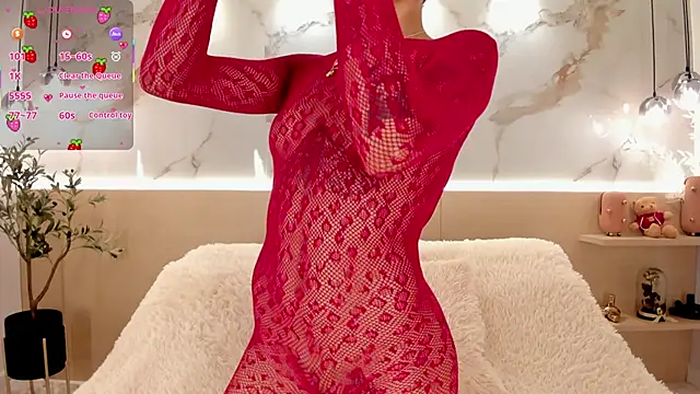 LunaRuso online show from March 7, 2026, 4:59 pm