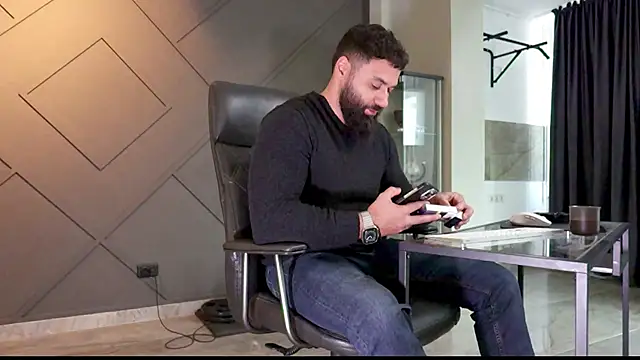 mattmasterss online show from February 10, 2025, 10:53 am