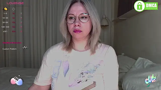 Snapshot of mary_linn chatting on October 19, 2025, 1:45 pm mary linn online show from October 19, 2025, 1:45 pm