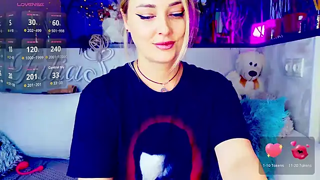 Snapshot of _JuliaSpace_ chatting on December 15, 2025, 8:24 pm JuliaSpace online show from December 15, 2025, 8:24 pm