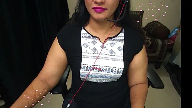 Snapshot of Arushisingh8888 chatting on June 7, 2026, 2:32 pm Arushisingh8888 online show from June 7, 2026, 2:32 pm