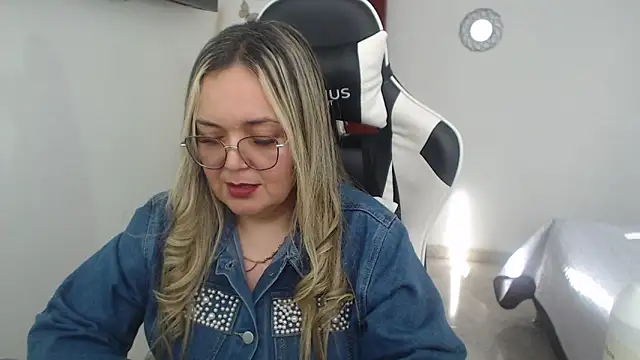 Snapshot of samy_vsn chatting on May 23, 2026, 8:57 pm samy vsn online show from May 23, 2026, 8:57 pm