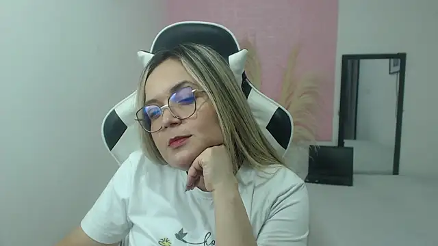 Snapshot of samy_vsn chatting on June 7, 2026, 7:06 pm samy vsn online show from June 7, 2026, 7:06 pm
