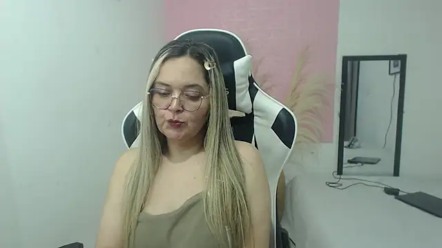 Snapshot of samy_vsn chatting on June 12, 2026, 7:13 pm samy vsn online show from June 12, 2026, 7:13 pm