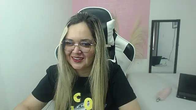 Snapshot of samy_vsn chatting on June 20, 2026, 10:01 pm samy vsn online show from June 20, 2026, 10:01 pm