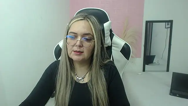 Snapshot of samy_vsn chatting on June 26, 2026, 6:45 pm samy vsn online show from June 26, 2026, 6:45 pm