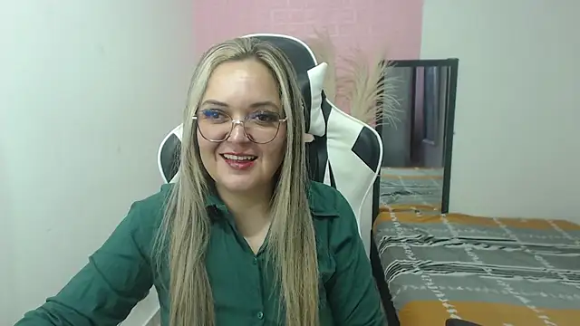 Snapshot of samy_vsn chatting on July 6, 2026, 8:11 pm samy vsn online show from July 6, 2026, 8:11 pm