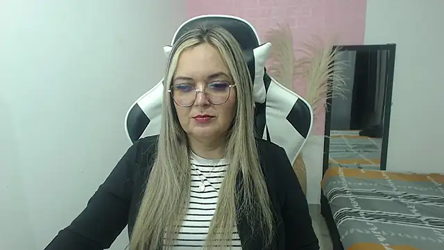 Snapshot of samy_vsn chatting on July 14, 2026, 11:43 pm samy vsn online show from July 14, 2026, 11:43 pm