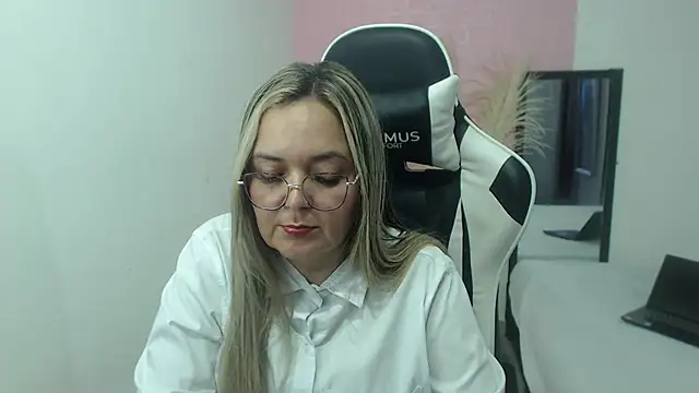 Snapshot of samy_vsn chatting on July 28, 2026, 7:39 pm samy vsn online show from July 28, 2026, 7:39 pm