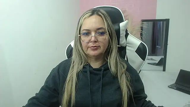 Snapshot of samy_vsn chatting on July 29, 2026, 6:39 pm samy vsn online show from July 29, 2026, 6:39 pm