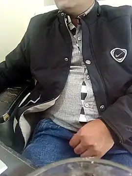 Snapshot of Hot-man39 chatting on December 6, 2024, 7:32 am Hot-man39 online show from December 6, 2024, 7:32 am