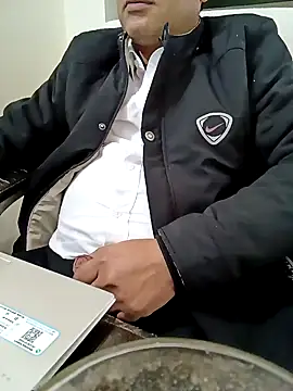 Snapshot of Hot-man39 chatting on January 13, 2025, 12:02 pm Hot-man39 online show from January 13, 2025, 12:02 pm