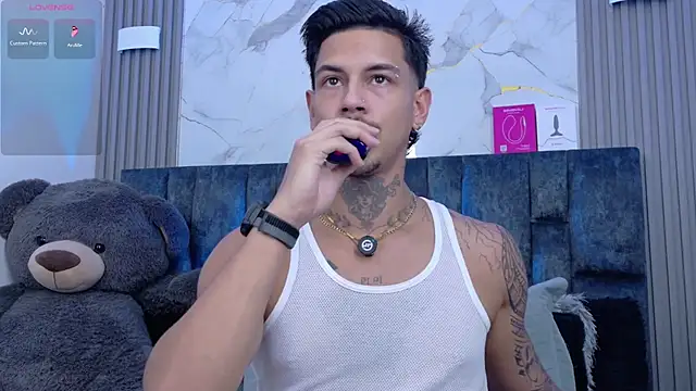 JAYCOB00 online show from June 28, 2026, 2:17 am
