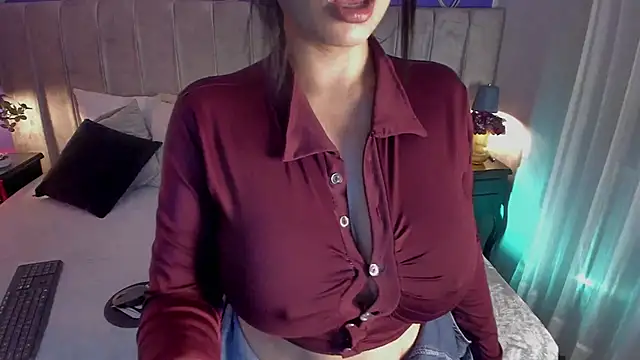 Snapshot of EvaaStevens chatting on June 13, 2026, 7:45 pm EvaaStevens online show from June 13, 2026, 7:45 pm
