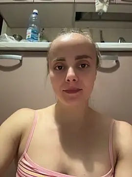 Snapshot of AlisaKissss chatting on June 13, 2026, 7:34 pm AlisaKissss online show from June 13, 2026, 7:34 pm