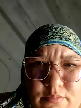 Snapshot of adhara-daaal chatting on February 1, 2025, 3:19 am adhara-daaal online show from February 1, 2025, 3:19 am