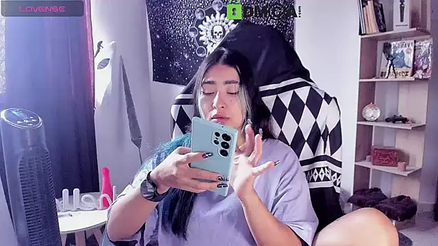 sweetcoralinee online show from March 4, 2026, 3:40 pm