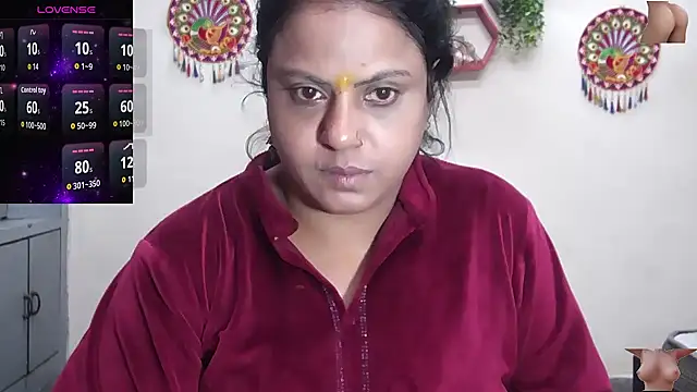 Sexy komolika online show from December 17, 2025, 3:07 pm