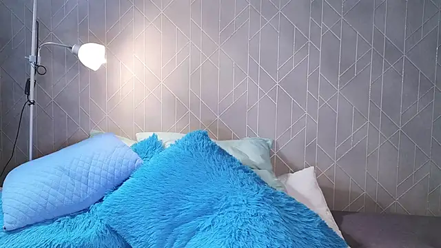 Allure goldennX online show from September 22, 2025, 2:02 am